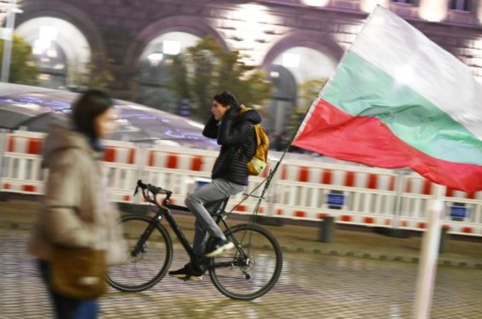 Песимизъм в очакванията: Близо половината българи прогнозират по-трудна 2026 година