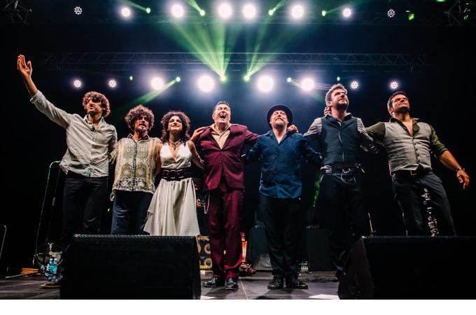Етно сензацията Barcelona Gipsy balKan Orchestra пристига в България за огнено шоу