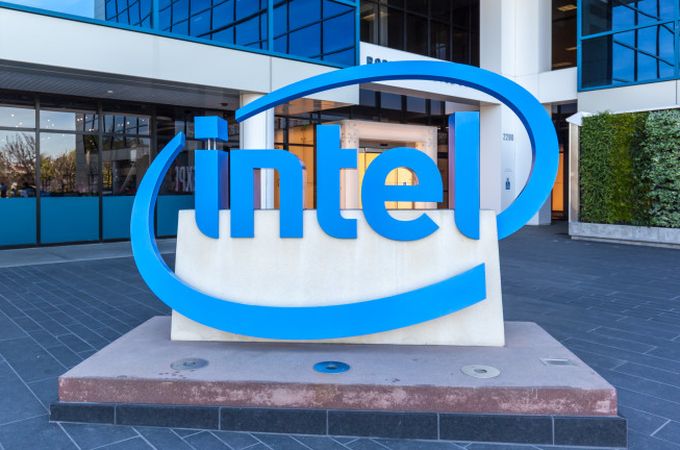 Intel става частично държавна компания със $5.7 млрд. инвестиция