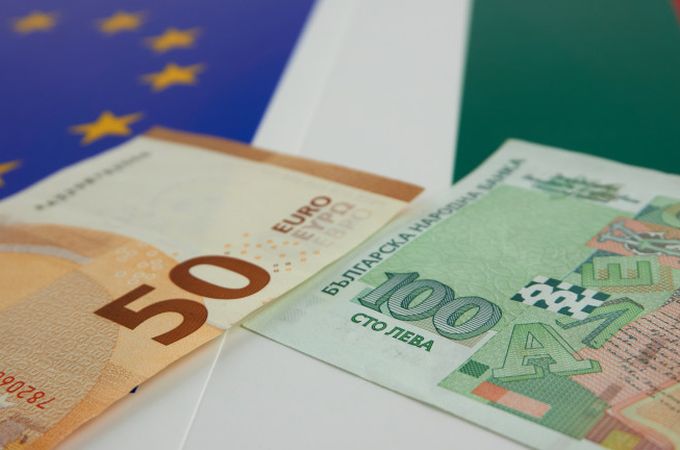 Юли задълбочи бюджетната криза: Дефицитът надхвърли 4.28 млрд. лева