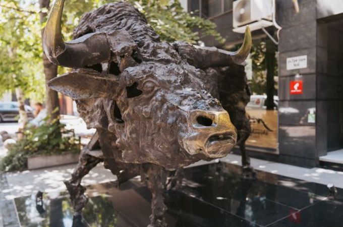 БФБ достигна 17-годишен връх, водени от фармацевтичния сектор