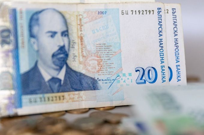 АИКБ против увеличението на минималната заплата