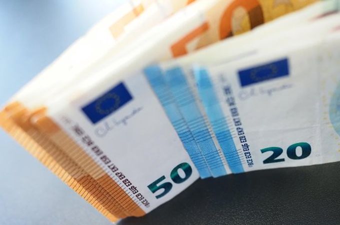 Икономист: Вдигането на данъци не е неизбежно, проблемът са разходите