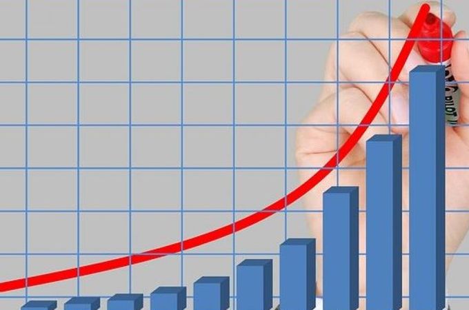 УниКредит Булбанк прогнозира ръст от 3.7% за българската икономика през 2025–2026 г.
