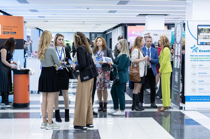 Лидерски форум 2025 среща визионери и предприемачи в София
