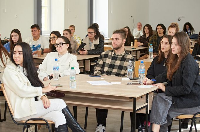 28 студенти от пет университета и 21 специалности работят заедно за бъдещето на храната в Пловдив