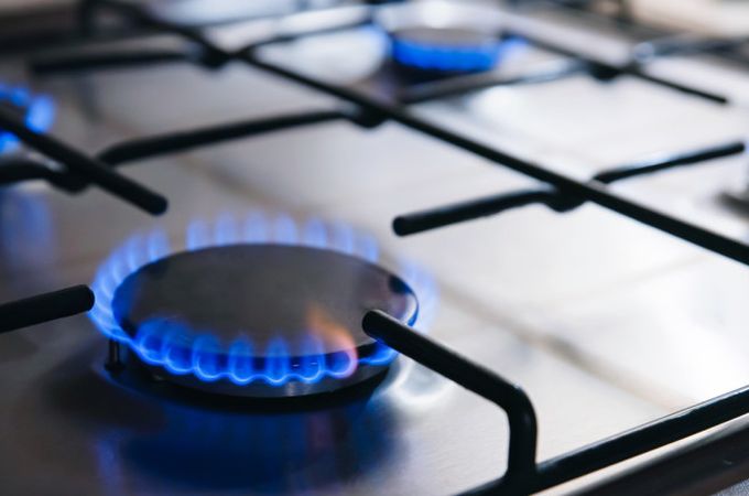 Природният газ за ноември поскъпва с 8%, КЕВР утвърди новата цена