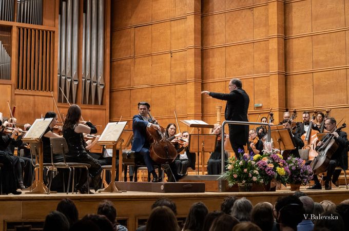 Френската звезда на виолончелото Готие Капюсон се завръща в България
