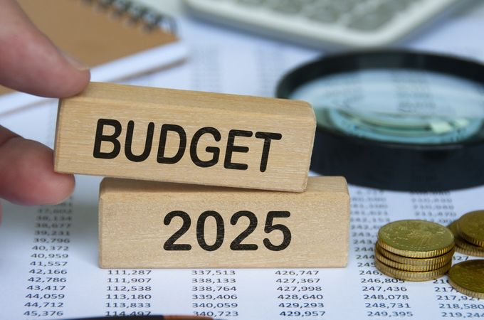 Спор за бюджет 2026: Работодателите заплашват с протест заради осигуровки и дивиденти