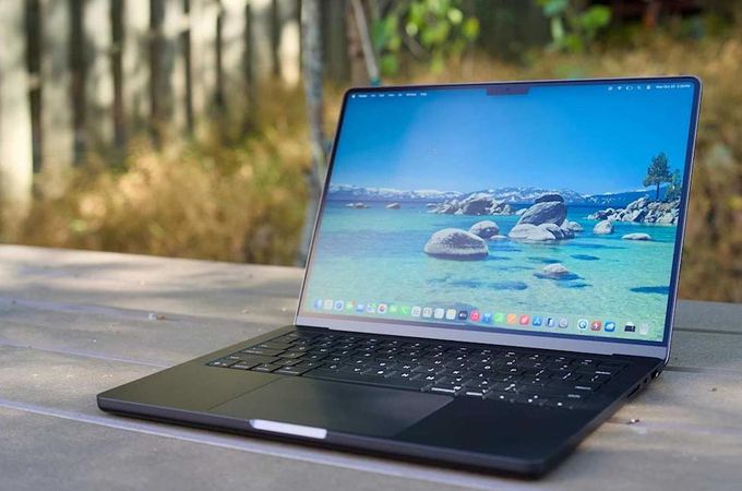 Apple подготвя ударен ход: Евтин Mac за масовия пазар през 2026 г.