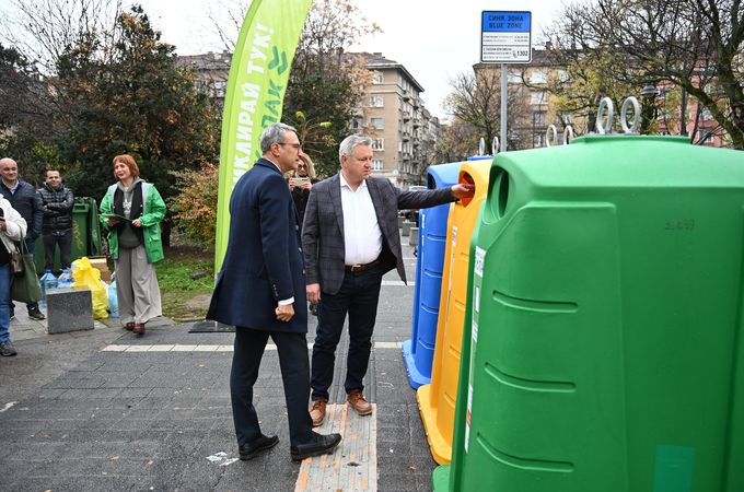 Екопак подменя всички контейнери за разделно събиране в район Средец