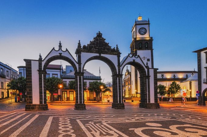 Ryanair заплашва тотално оттегляне от Азорските острови заради такси