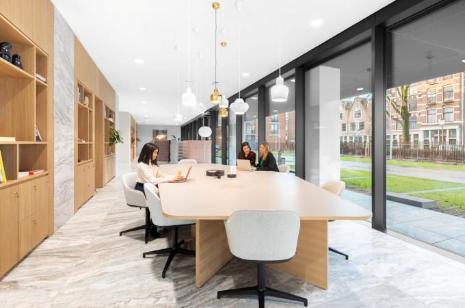 Поколението Алфа очаква гъвкавостта и технологиите да революционизират работното място до 2040 г., разкрива ново проучване на IWG