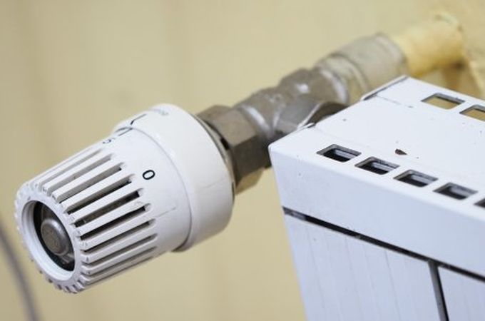 Българските жилища: Скъпи, пренаселени и студени по данни на Евростат