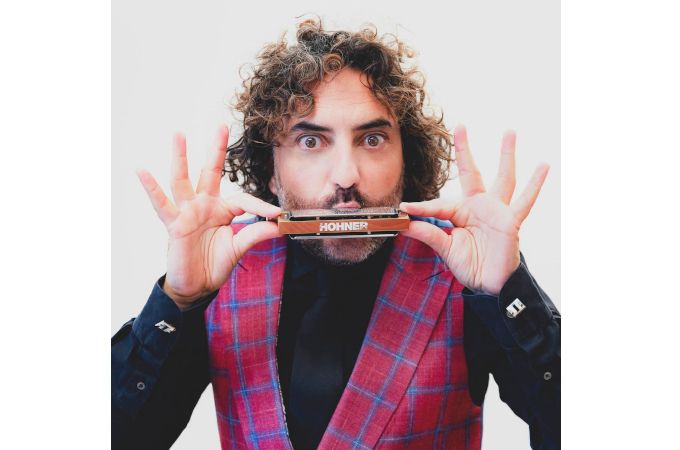 Носителят на Латино Грами Антонио Серано гостува в София