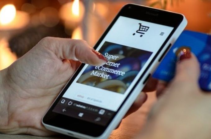 Българите масово онлайн: Достъпът до интернет и AI напредват рязко