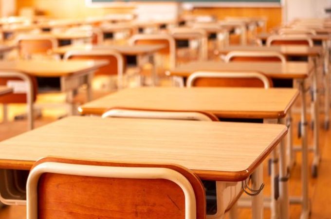 България с рекордно нисък дял младежи, напуснали образованието си