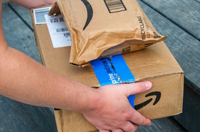 Фиксирана такса от 3 евро за малки пратки до 150 евро от юли 2026 г.