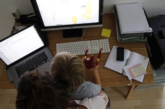 Родителите на деца до 12 г. получават гъвкаво работно време целогодишно