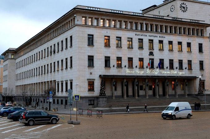 БНБ прогнозира стабилен икономически растеж и инфлация над 3% до 2027 година