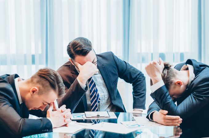 Динамика в бизнеса: Новите фирми и фалитите бележат ръст в края на 2025