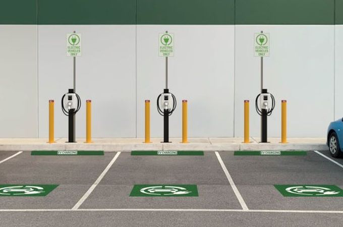 Министерството на транспорта стартира изграждането на национална мрежа за бързо зареждане на електромобили