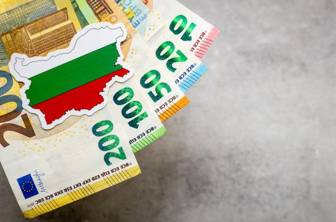Държавата набра 300 милиона евро дълг в очакване на засилен фискален натиск