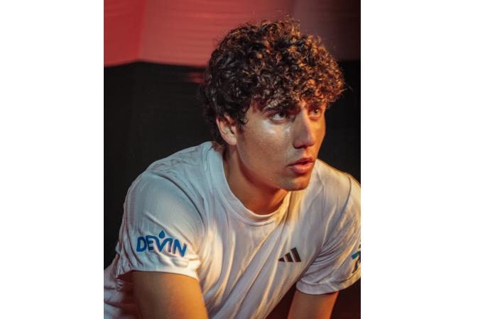 Суперталантът в тениса Иван Иванов става посланик на DEVIN