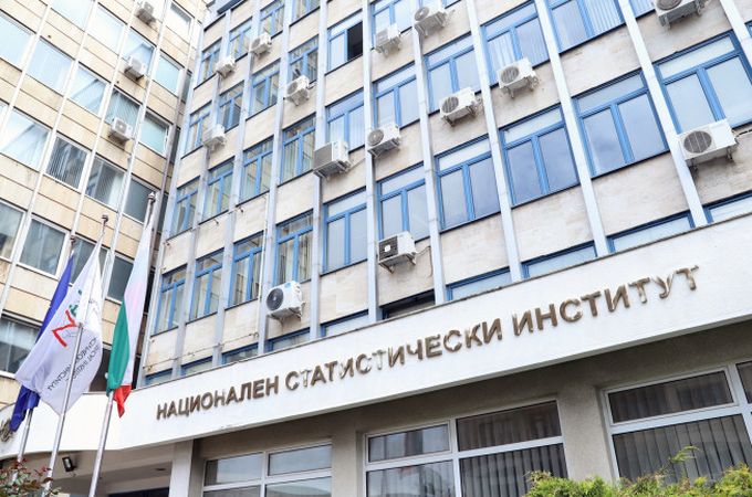 НСИ отчетe лек спад в потребителското доверие в началото на 2026 година