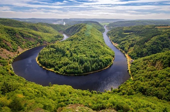 Schneider Electric затвърждава лидерството си в устойчивото развитие с водещи ESG оценки за 2025 г.