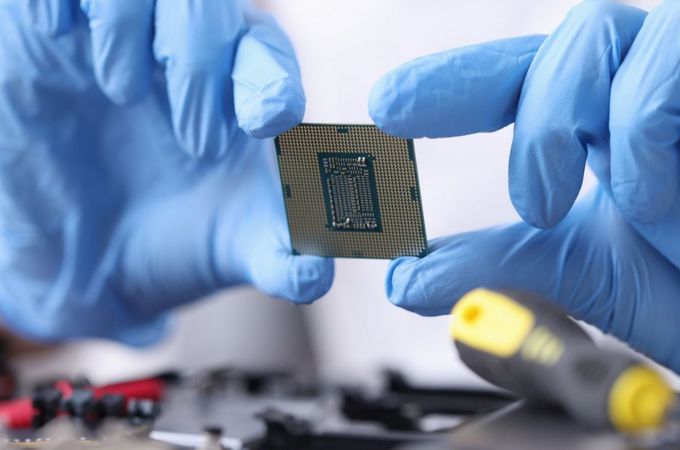 Samsung и Tesla укрепват партньорството си с мащабно производство на чипове в Тексас