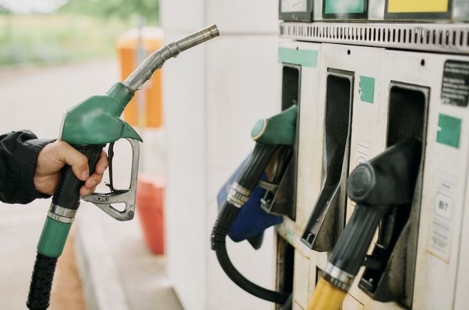 Фискалният съвет: Намаляването на ДДС върху горивата застрашава държавния бюджет