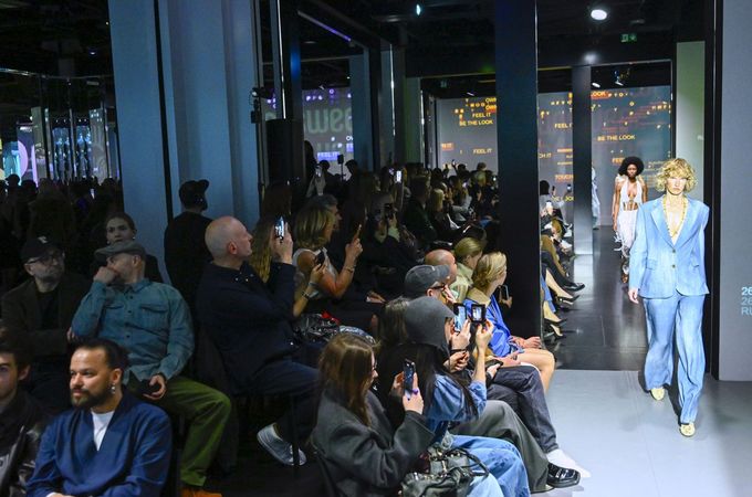 Модата като огледало - Answear откри сезон пролет/лято 2026 с първото си авторско ревю