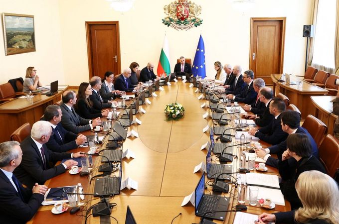 Бизнесът настоява за спешни антикризисни мерки заради конфликта в Близкия изток