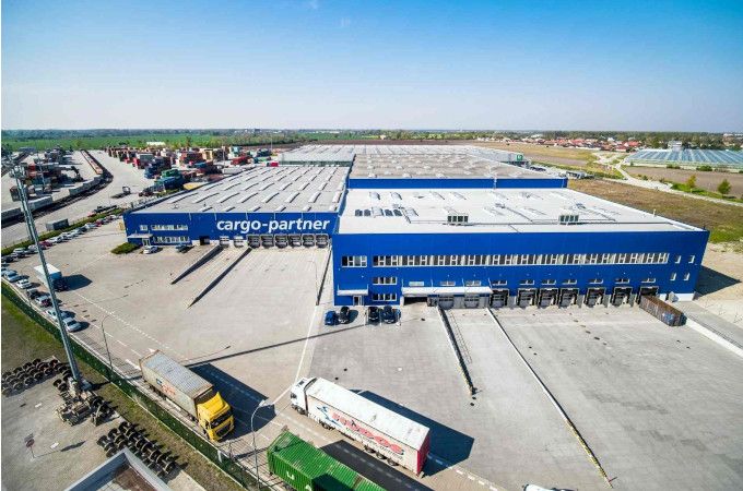 Климатично неутрален железопътен транспорт: cargo-partner разширява партньорството си с HHLA Pure в Централна Европа