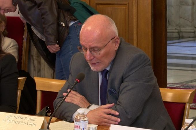 Димитър Радев: Банковата система е стабилна, но фискалната ситуация изисква внимание