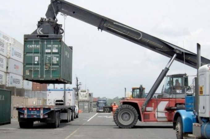 Търговският дефицит на България скочи с 32,6% през първото тримесечие на 2026 г.
