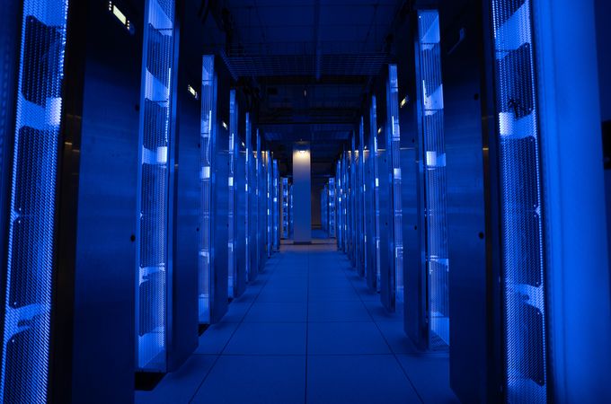SE с ИИ инфраструктурни решения за 290 млн. долара за кампуса Lake Mariner