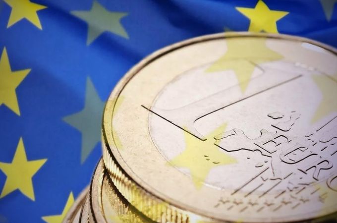 Еврото е привлякло 7 пъти повече инвестиции...ама друг път