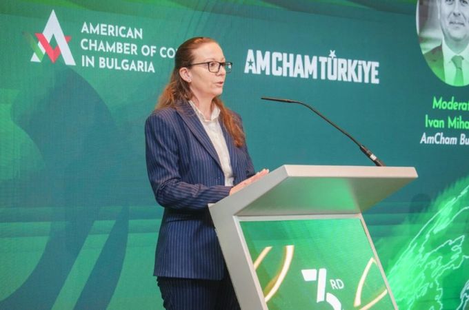 България осигурява 11 млн. евро за новата фабрика за изкуствен интелект