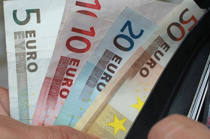 Натрупаният бюджетен дефицит за юли достигна 2,2 млрд. евро