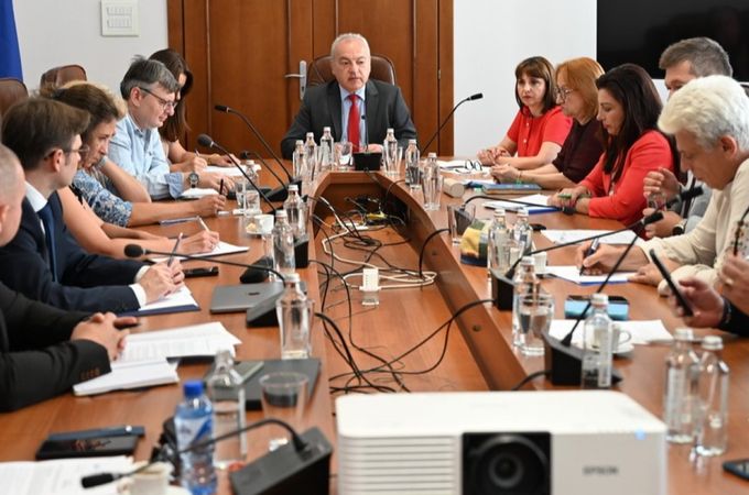 Нов механизъм за определяне на минималната работна заплата от 2027 г.