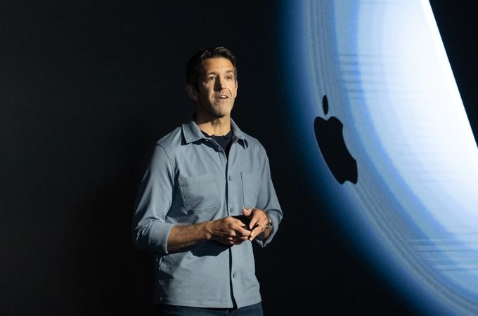 Джон Тернъс поема Apple: Смяна на върха след 15 години на Тим Кук