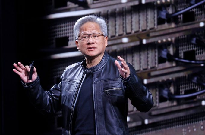 Дженсън Хуанг от Nvidia: ИИ няма нужда от нови държавни регулации