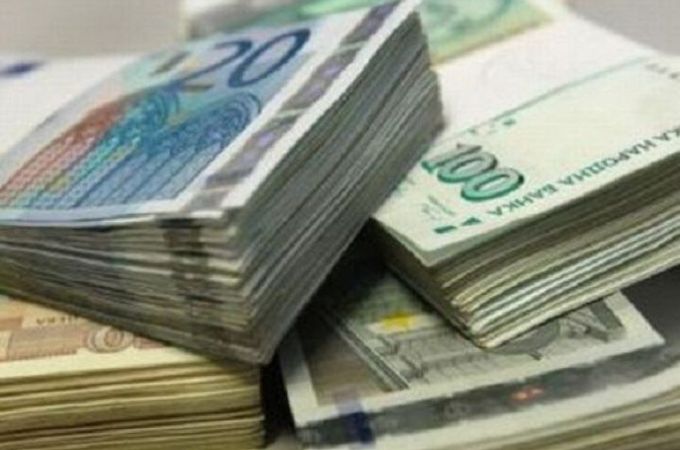 Българският бизнес е в перманентна битка с невменяеми политици