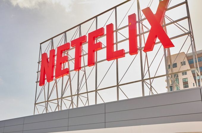 Netflix съкращава близо 1000 служители в рамките на мащабна оптимизация